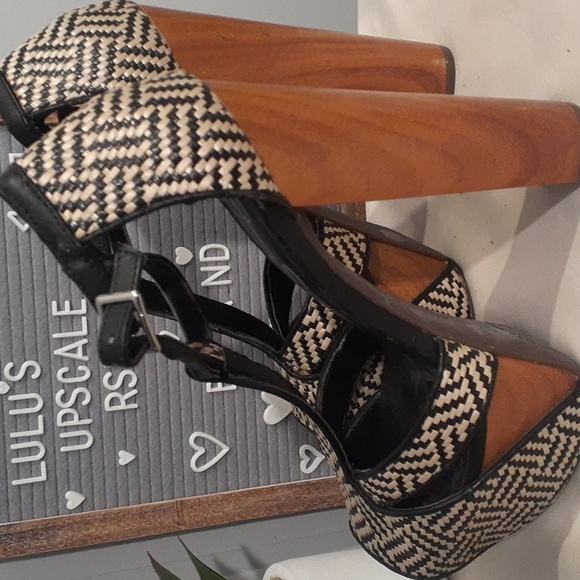 JESSICA SIMPSON HEELS - Picture 6 of 8